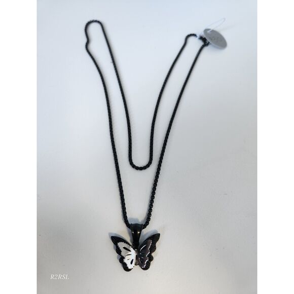 Stainless Steel Butterfly pendant with chain NWT - Picture 1 of 7